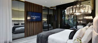 Luxury 8BR Villa with Rooftop and Jacuzzis on Lleras Park