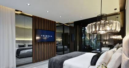 Luxury 8BR Villa with Rooftop and Jacuzzis on Lleras Park