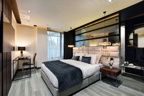 8 chambres, bureau, draps fournis