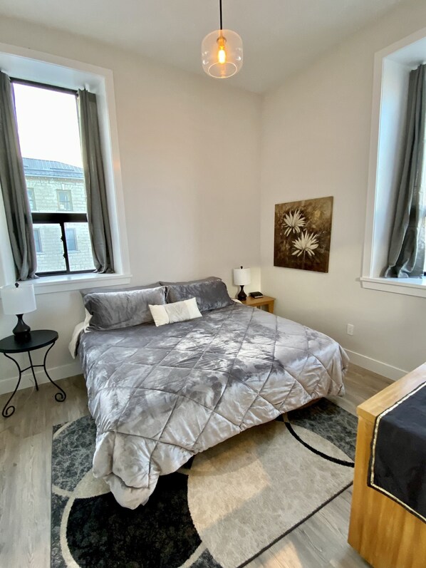 2 Schlafzimmer, Zimmersafe, Bügeleisen/Bügelbrett, WLAN