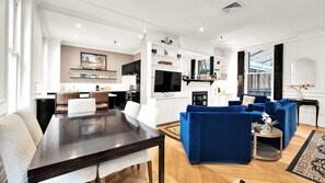 Family Apartment, 2 Bedrooms | In-room dining - Gordon House Apartments (Melbourne)