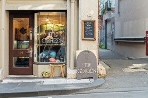 Restaurant - Gordon House Apartments (Melbourne)