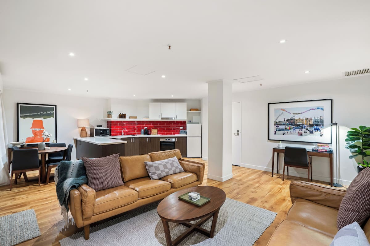 Apartment, 2 Schlafzimmer, Blick auf den Innenhof | Wohnbereich