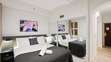 Estudio, 1 habitación | 1 habitación, decoración personalizada y muebles diferentes