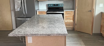 🐾 Welcome to BearsPaw- Your Curated Yukon Retreat.