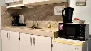Comfort Room | Private kitchen | Mini-fridge, microwave, stovetop, toaster