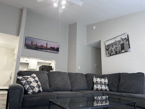 Spacious 2 bedroom with balcony