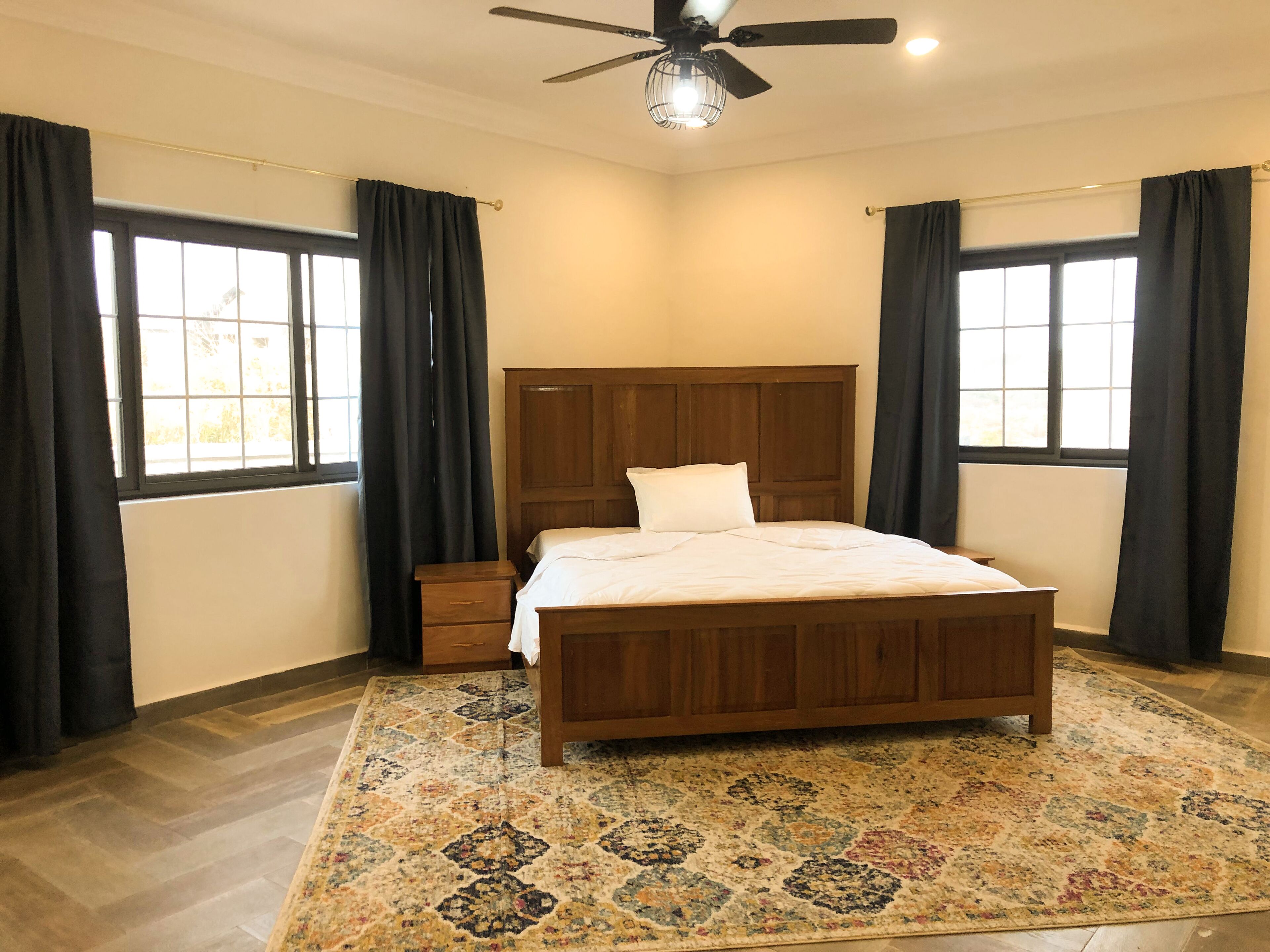 5 slaapkamers, reisbedje, wifi