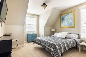 3 bedrooms, desk, travel crib, free WiFi - Near Denver+Boulder Tranquil Home Walk to Shops and Restaurants - Top Rated Home (Westminster)