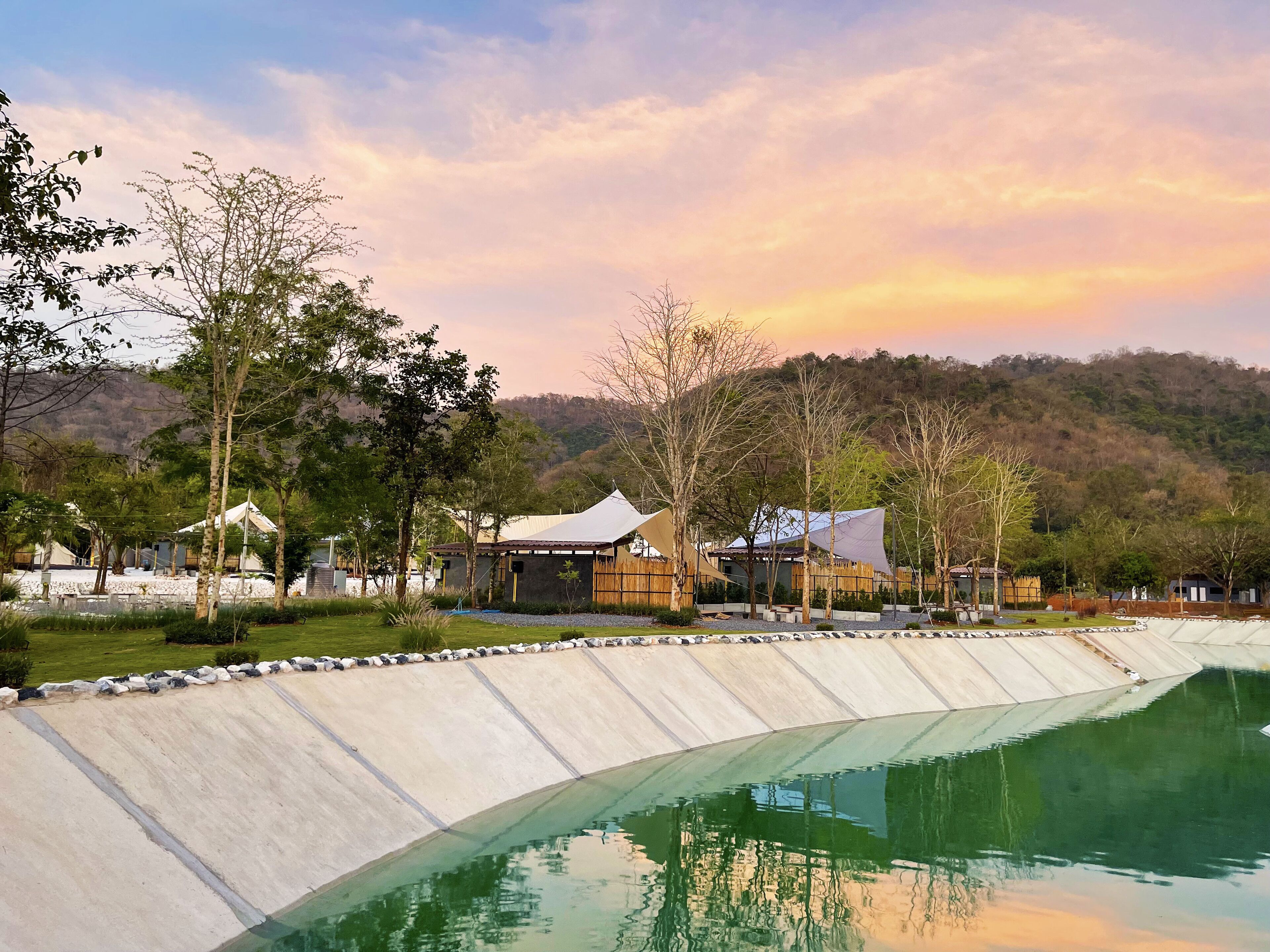 Premier Tent (Tropical Zone) | Truy cập Internet không dây miễn phí, bộ trải giường 