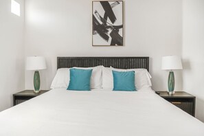 7 bedrooms, iron/ironing board, free WiFi, bed sheets - Moon Palace • Desert Oasis with Private Pool & Spa (Indio)