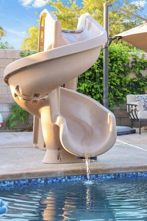 Outdoor pool, a heated pool - Moon Palace • Desert Oasis with Private Pool & Spa (Indio)
