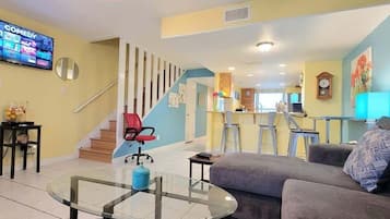 Condo, 1 Bedroom | Living area