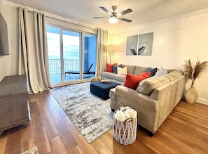 Smart TV, books, stereo