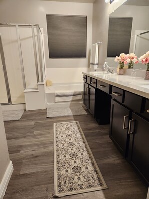 Shower, towels