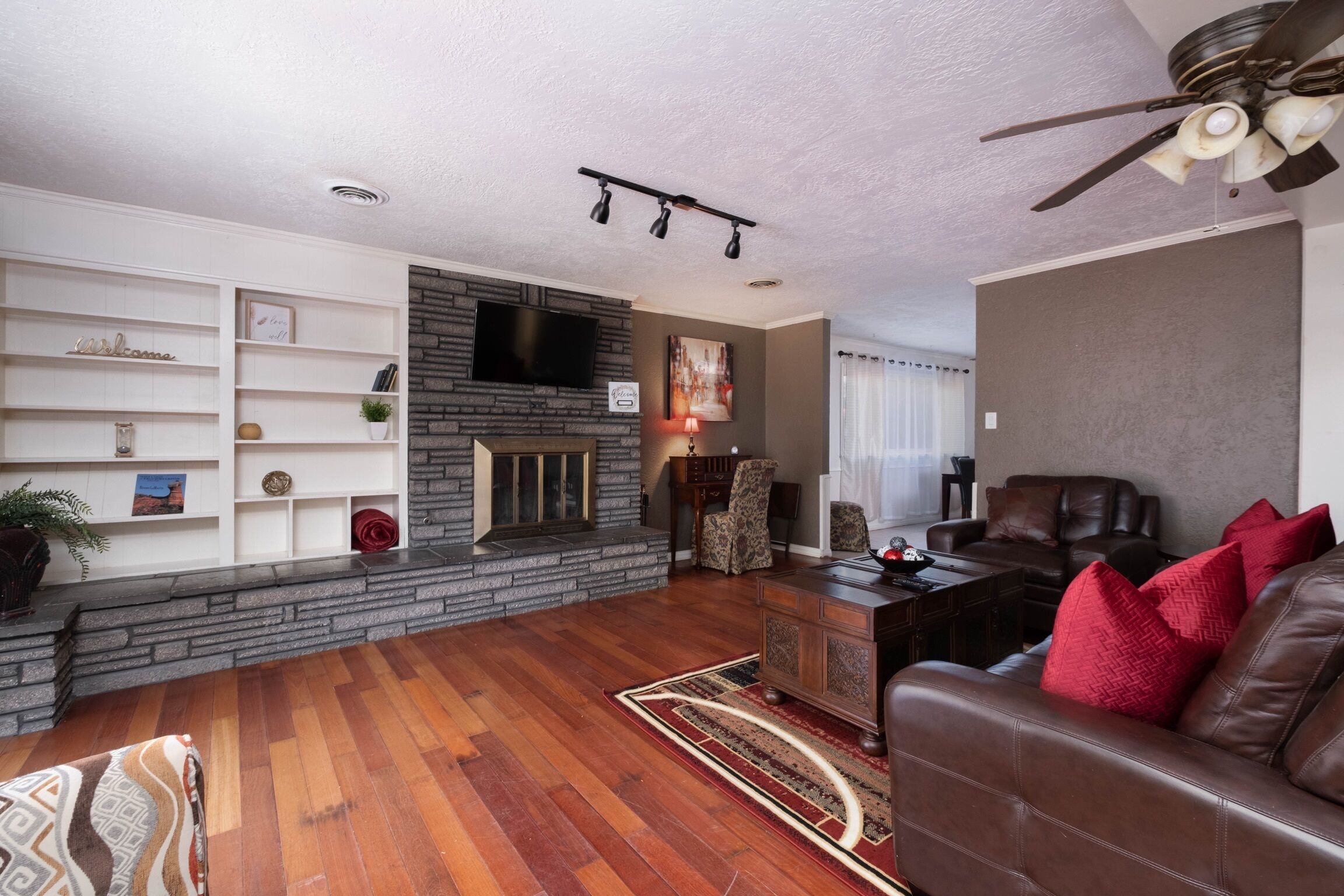 Spacious Belmar Beauty W/ Fireplace & Patio - Amarillo, TX