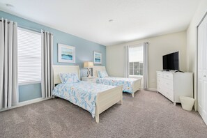 5 bedrooms, desk, iron/ironing board, travel cot