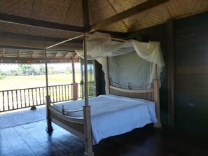 5 bedrooms, WiFi, bed sheets