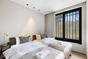 Chalet de lujo | 4 habitaciones, caja de seguridad en la habitación y escritorio 