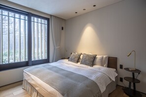 4 bedrooms, in-room safe, desk, iron/ironing board - IORI Niseko (Kutchan)