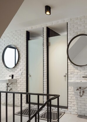 Bathroom - CASA BLANCA Dusit - Hostel (Bangkok)