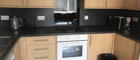 Casa de campo | Cozinha privada | Geladeira, micro-ondas, fogão, cooktop