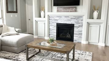 TV connectée, cheminée