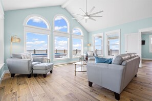 House, 4 Bedrooms | Living area | Streaming services