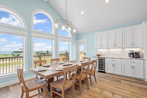 House, 4 Bedrooms | Dining