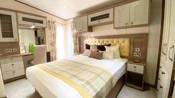 Cabin | 3 bedrooms, iron/ironing board, free WiFi, bed sheets