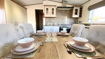 Cabin | Dining
