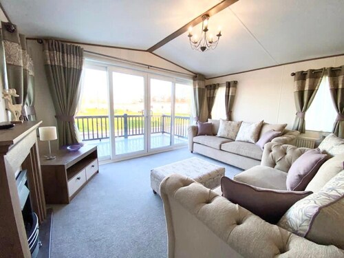 Inviting 3-bed Lodge Tattershall Lakes, Lincoln