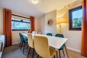 Dining - 4 Bed House - Sleeps 9 - Hottub - Parking (Moffat)