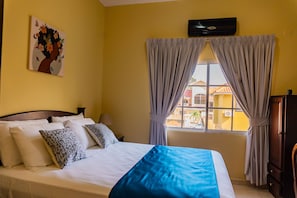 Habitación Business, 1 cama de matrimonio | Ropa de cama de alta calidad y decoración individual
