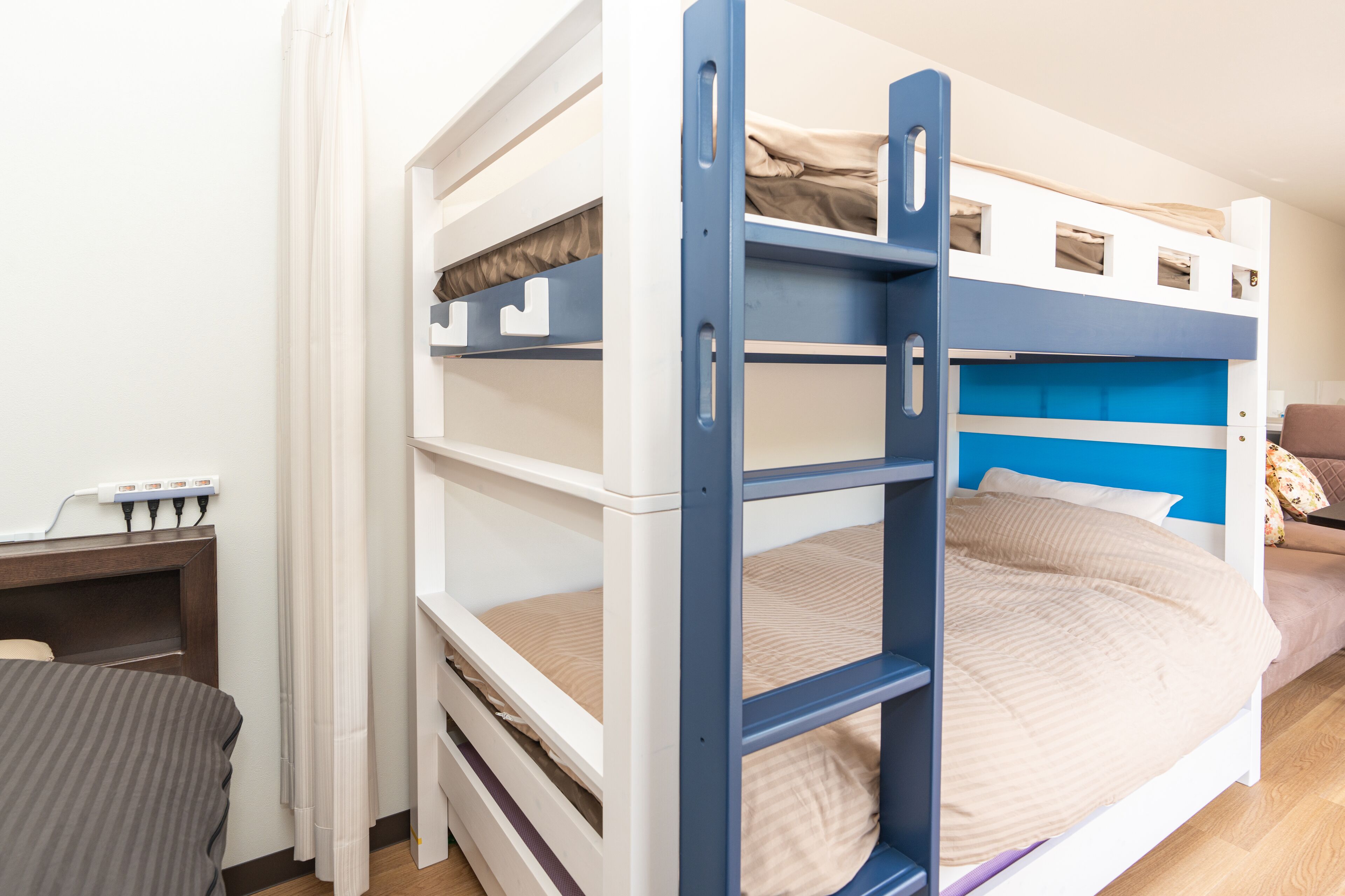 Estudio básico | Ropa de cama de alta calidad, mobiliario individual, wifi gratis