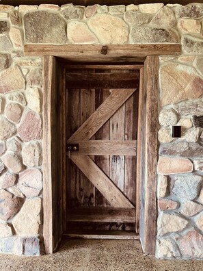 Exterior detail - "Buckley's Chance", Sky Cabin. (Kin Kin)