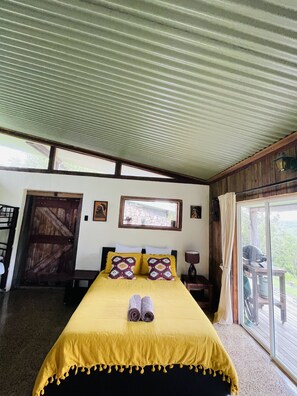 1 bedroom, bed sheets - "Buckley's Chance", Sky Cabin. (Kin Kin)