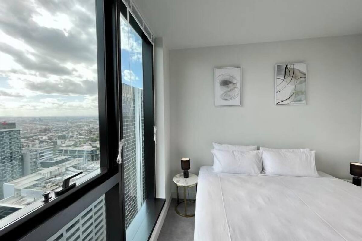 1 bedroom, laptop workspace, blackout curtains, soundproofing