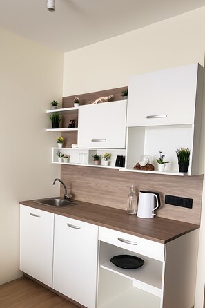 Luxury Room, 1 Bedroom | Private kitchen