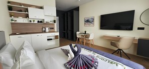 ห้องลักซ์ชัวรี่, 1 ห้องนอน | เครื่องนอนระดับพรีเมียม, มินิบาร์ฟรี, โต๊ะทำงาน