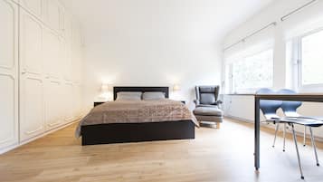 1 bedroom, iron/ironing board, travel cot, free WiFi