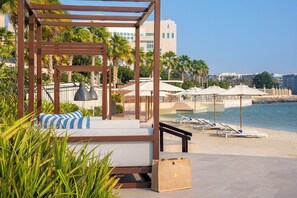 Private beach, white sand - InterContinental Residences Abu Dhabi by IHG (Abu Dhabi)
