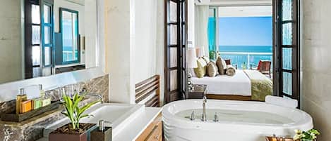 Shower, jetted bath, hair dryer, towels