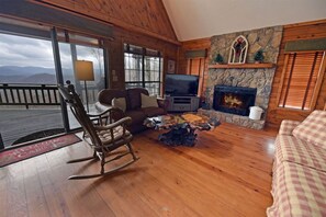 Smart-TV, peis, videospill og fotballspill