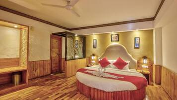 Family Room | Iron/ironing board, free WiFi, bed sheets
