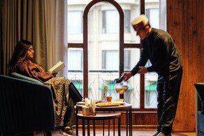 Iron/ironing board, free WiFi, bed sheets - Kanishka, Manali- AM Hotel Kollection (Manali)