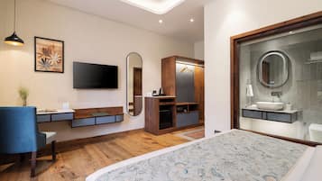 Quarto luxo | Ferros/tábuas de passar roupa, Wi-Fi de cortesia, roupa de cama