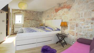 5 Schlafzimmer, Zimmersafe, Bügeleisen/Bügelbrett, Reisekinderbett