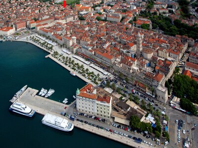 Villa Veli Varos, 4 bedrooms, near Diocletian pallace, Split old town