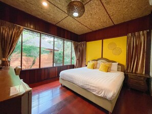 Superior Double or Twin Room | Blackout drapes, rollaway beds, free WiFi, bed sheets